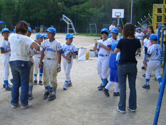 アイスキャンデーをもらう