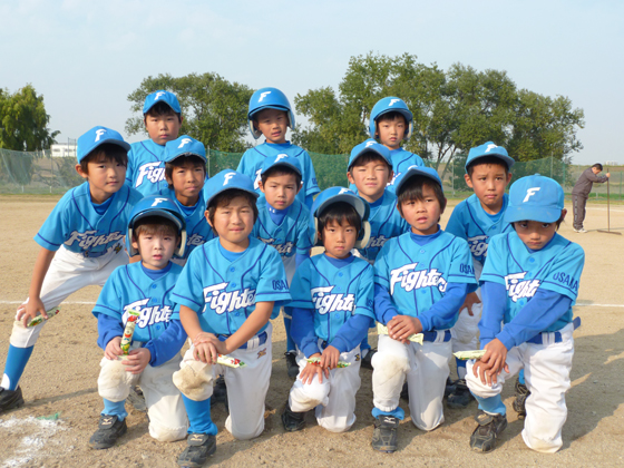 2010年11月14日 第7回ミニリーグうまい棒選手権 第3戦 対：松原ニューホープ（大和川西青少年運動広場）