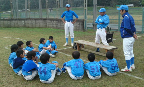 ☆2011年11月 3日 第８回ミニリーグ第1戦対：初芝メッツ（青少年グラウンドA面）